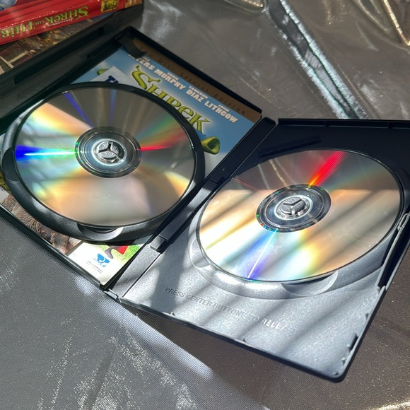 Shrek 1,2 and 3 DVD bundle Dreamworks - Picture 5 of 11